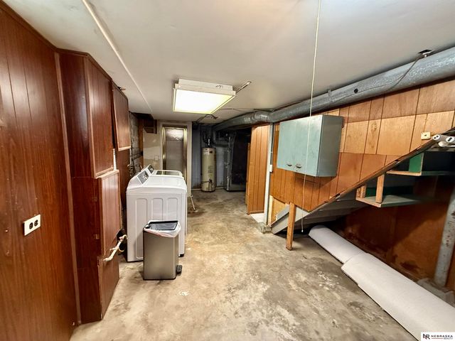 607 S 68th Avenue, Omaha, NE 68106