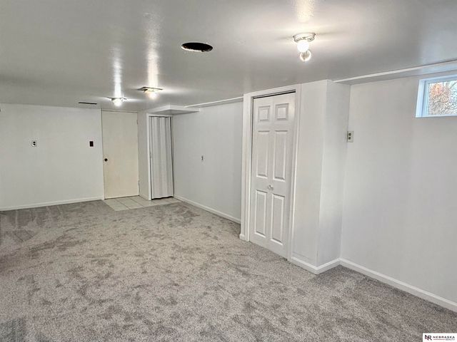 607 S 68th Avenue, Omaha, NE 68106