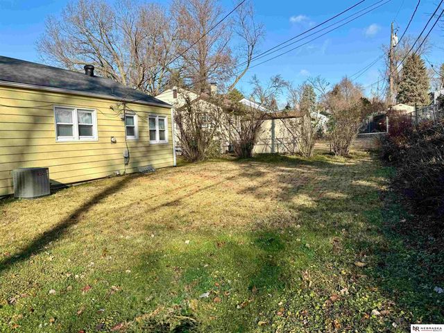 607 S 68th Avenue, Omaha, NE 68106