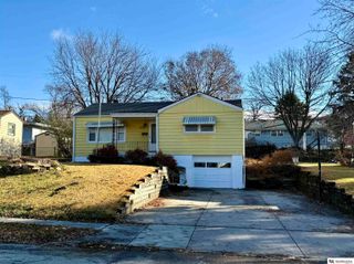 607 S 68th Avenue, Omaha, NE 68106