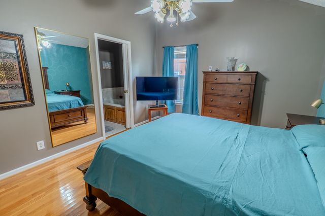 233 Lone Oak Dr, White House, TN 37188