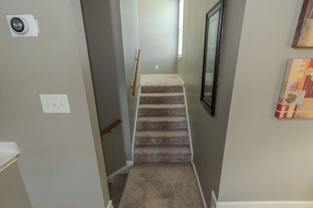 233 Lone Oak Dr, White House, TN 37188