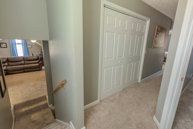 233 Lone Oak Dr, White House, TN 37188