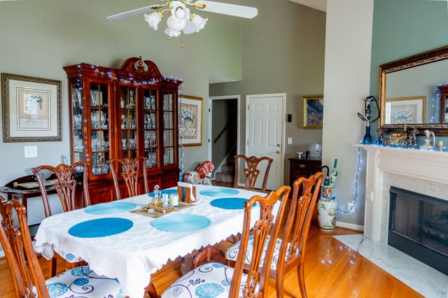 233 Lone Oak Dr, White House, TN 37188
