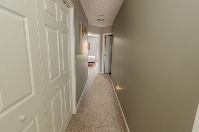 233 Lone Oak Dr, White House, TN 37188