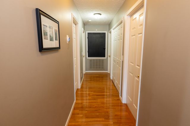 233 Lone Oak Dr, White House, TN 37188