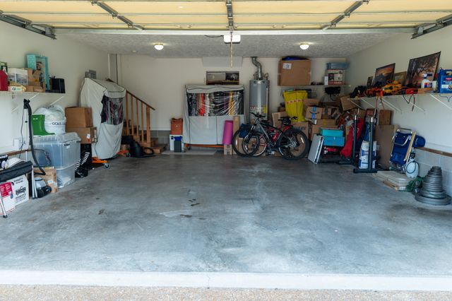 233 Lone Oak Dr, White House, TN 37188
