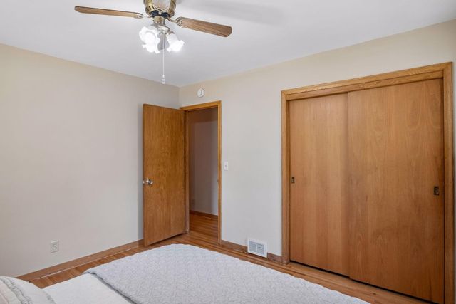 1171 Shryer Avenue W, Roseville, MN 55113