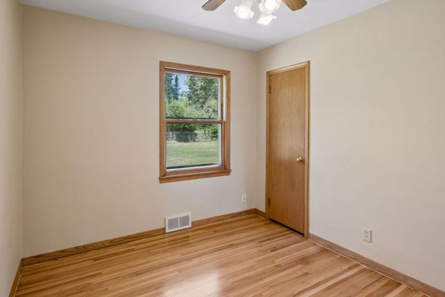 1171 Shryer Avenue W, Roseville, MN 55113