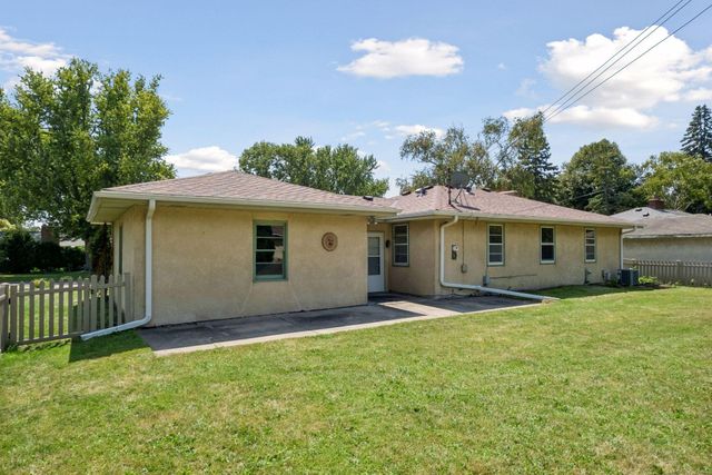 1171 Shryer Avenue W, Roseville, MN 55113