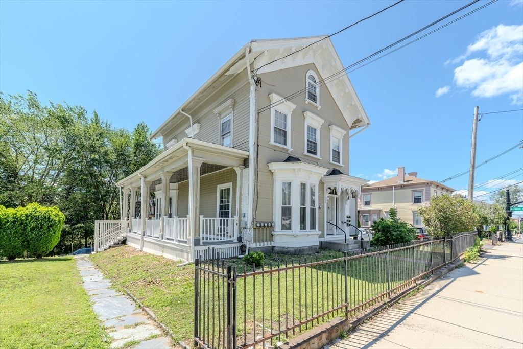 95 Nesmith Street, Lowell, MA 01851
