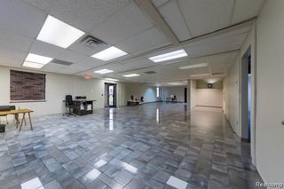 6695 Highland Road, Waterford, MI 48327