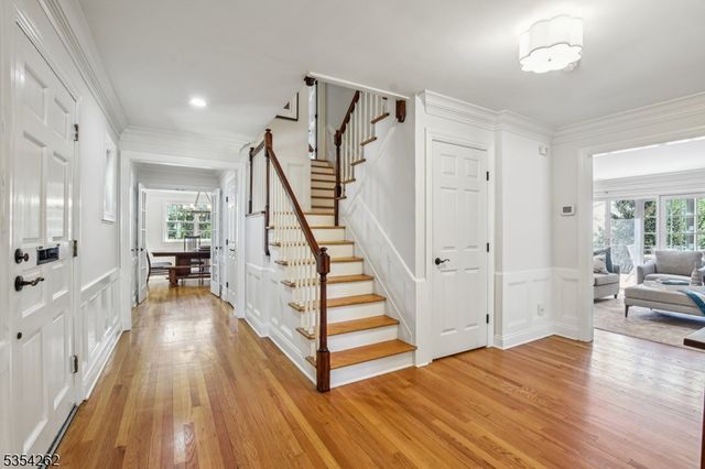 55 Rotary Dr, Summit City, NJ 07901