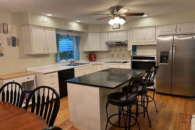 42 Stone Ridge Drive, Rutland City, VT 05701