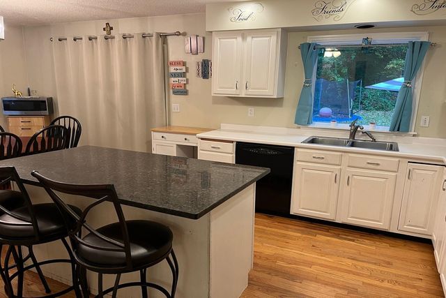 42 Stone Ridge Drive, Rutland City, VT 05701