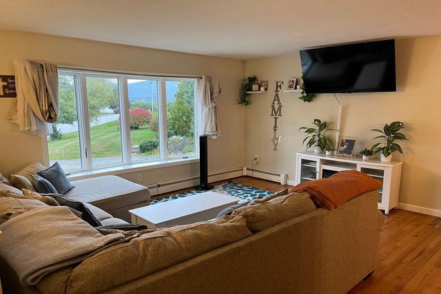 42 Stone Ridge Drive, Rutland City, VT 05701