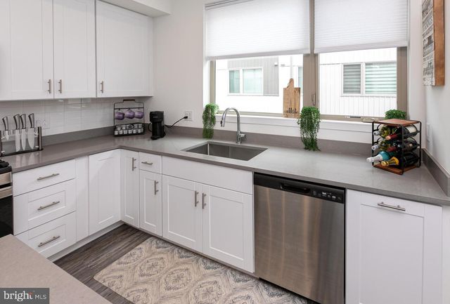 3123 BEACHVIEW LN, Philadelphia, PA 19125