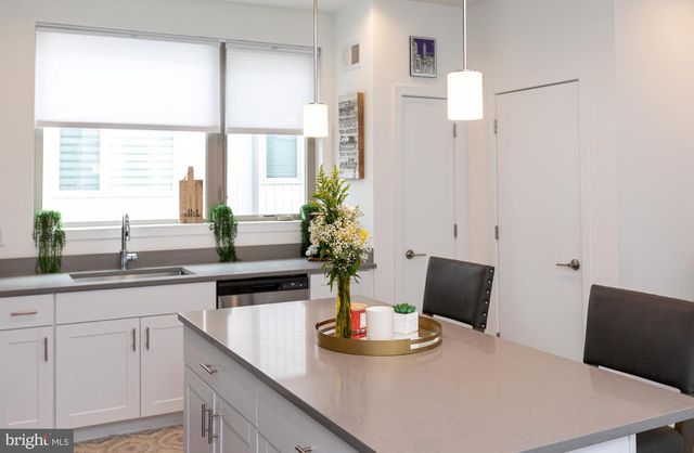 3123 BEACHVIEW LN, Philadelphia, PA 19125