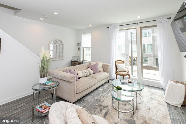 3123 BEACHVIEW LN, Philadelphia, PA 19125