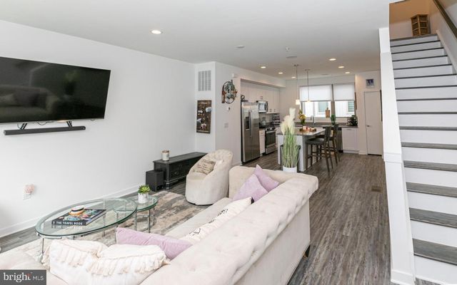 3123 BEACHVIEW LN, Philadelphia, PA 19125