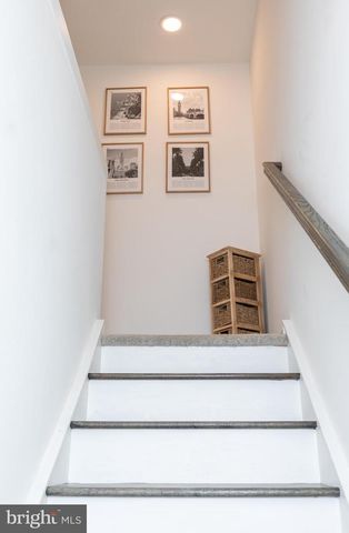 3123 BEACHVIEW LN, Philadelphia, PA 19125