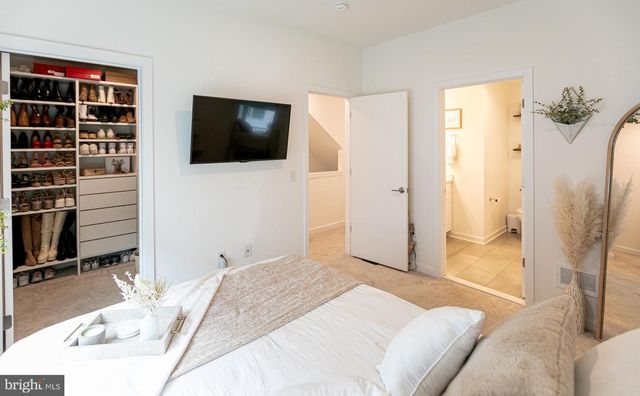 3123 BEACHVIEW LN, Philadelphia, PA 19125