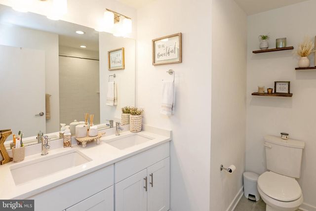 3123 BEACHVIEW LN, Philadelphia, PA 19125