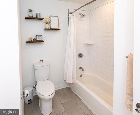 3123 BEACHVIEW LN, Philadelphia, PA 19125