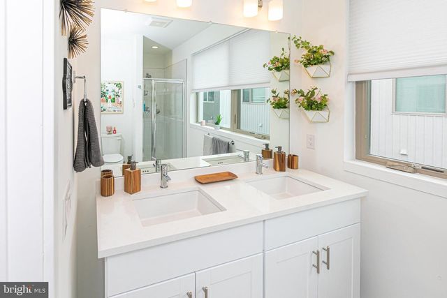 3123 BEACHVIEW LN, Philadelphia, PA 19125