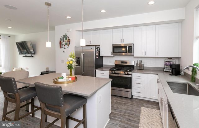 3123 BEACHVIEW LN, Philadelphia, PA 19125