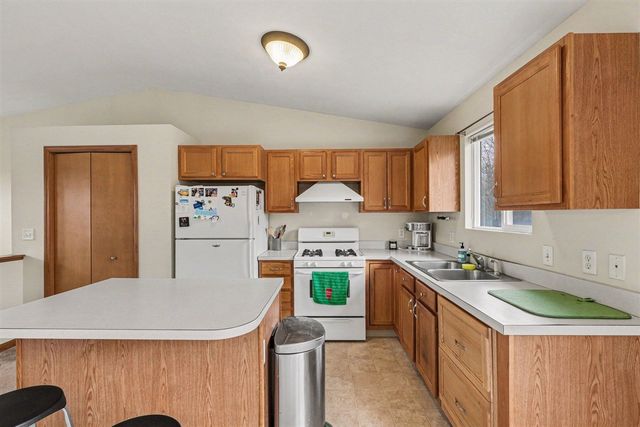 7460 15 Mile Road, Cedar Springs, MI 49319