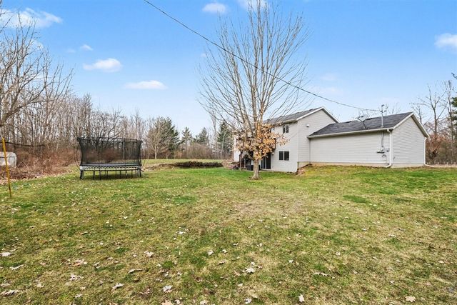 7460 15 Mile Road, Cedar Springs, MI 49319