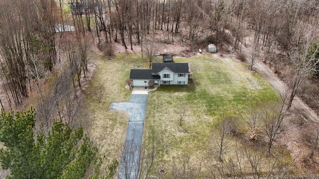 7460 15 Mile Road, Cedar Springs, MI 49319