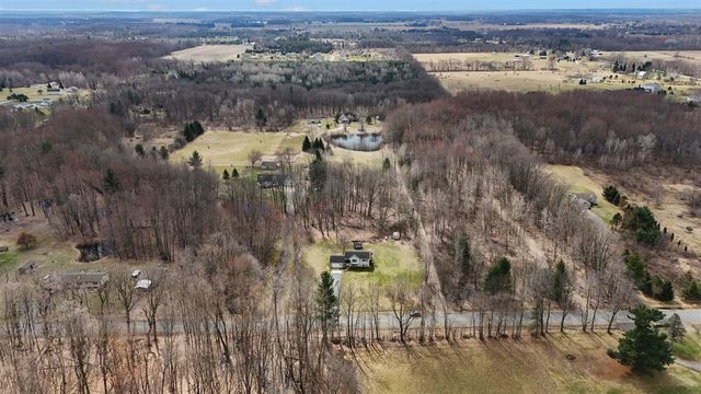 7460 15 Mile Road, Cedar Springs, MI 49319