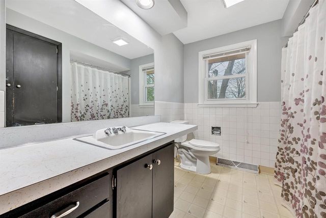 1549 FOELLER DRIVE, Green Bay, WI 54302