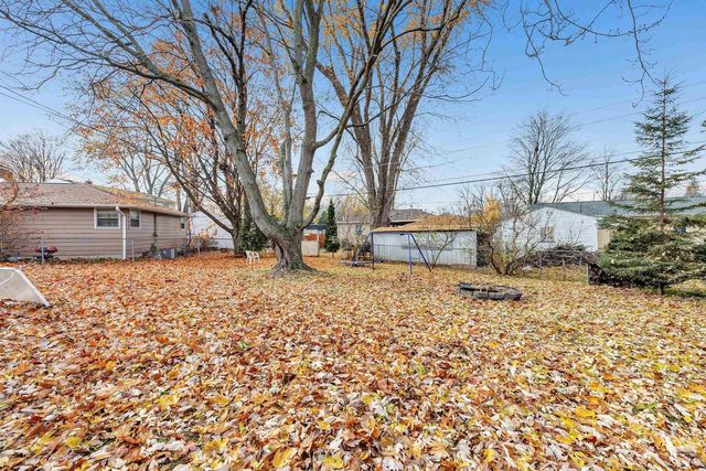 1549 FOELLER DRIVE, Green Bay, WI 54302