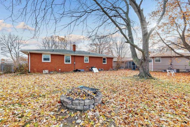 1549 FOELLER DRIVE, Green Bay, WI 54302