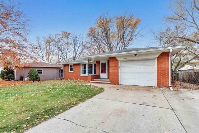 1549 FOELLER DRIVE, Green Bay, WI 54302