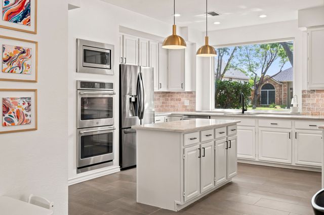 3201 Shady Glen Drive, Grapevine, TX 76051