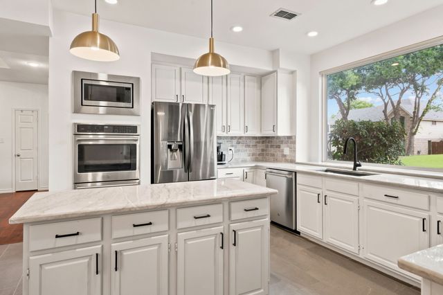 3201 Shady Glen Drive, Grapevine, TX 76051