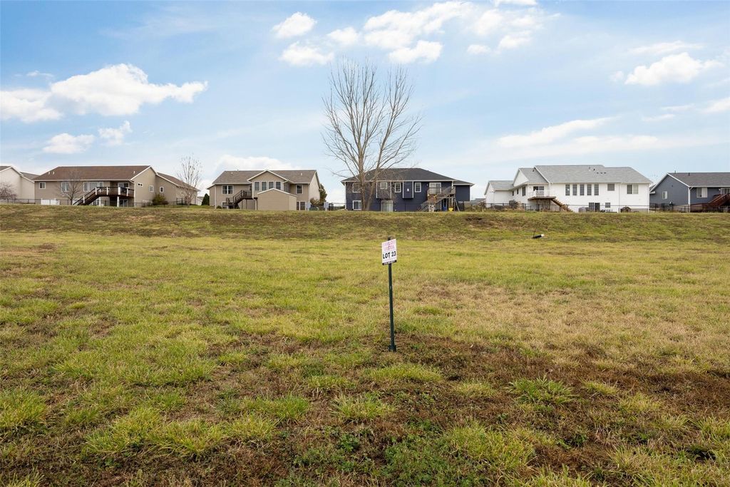 124 Shiloh Vista Avenue, Urbana, IA 52345