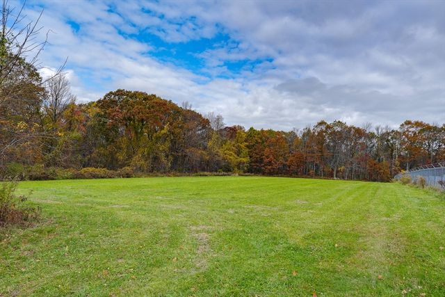 748-A Stafford St, Leicester, MA 01542