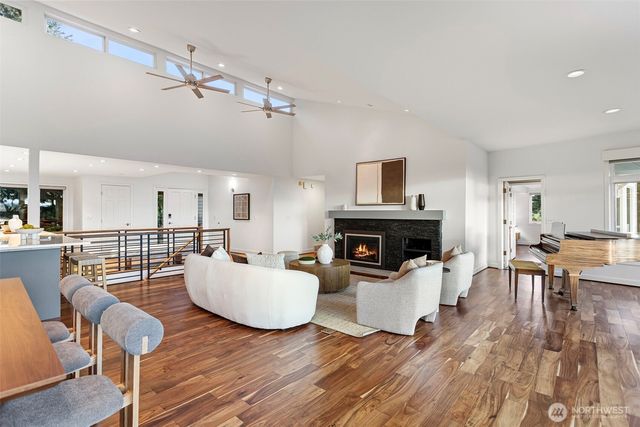 5525 Highland Drive, Bellevue, WA 98006