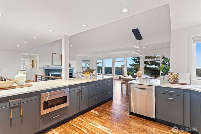 5525 Highland Drive, Bellevue, WA 98006