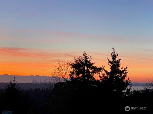 5525 Highland Drive, Bellevue, WA 98006