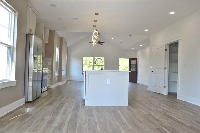 1619 N 55th Street, Kansas City, KS 66102