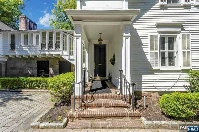 9 E Saddle River Road, Saddle River, NJ 07458