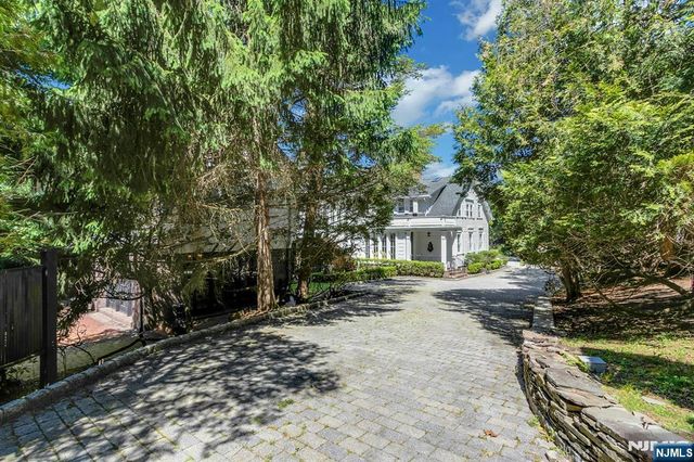 9 E Saddle River Road, Saddle River, NJ 07458