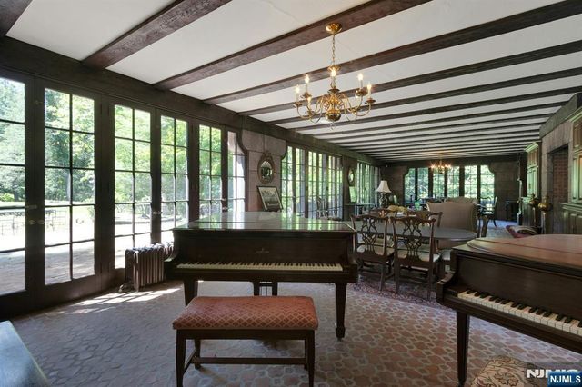 9 E Saddle River Road, Saddle River, NJ 07458