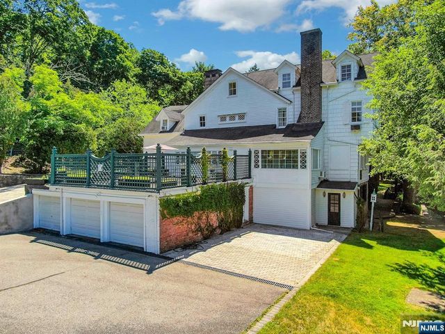 9 E Saddle River Road, Saddle River, NJ 07458
